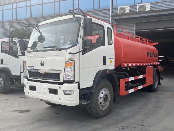 10000L HOWO fuel refueling tank truck