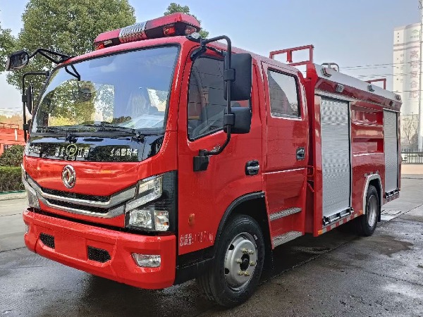 5000L DongFeng Foam Tank Fire Fighting Truck