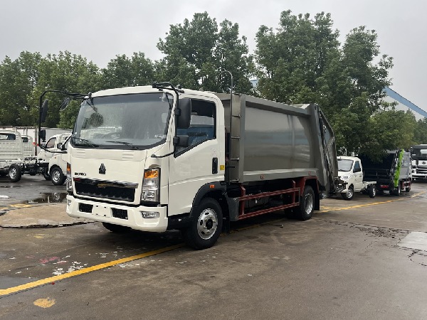 6CBM HOWO Garbage Compactor Truck