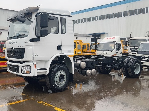 SHACMAN L3000 truck chassis
